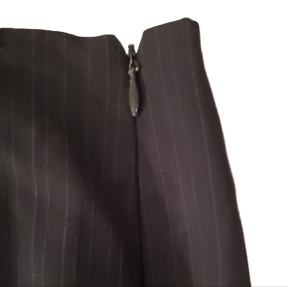 ANN TAYLOR BLACK PIN STRIPED PLEATED A-LINE SKIRT - Picture 2 of 4